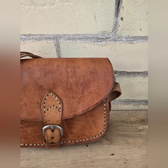 Handcrafted Leather Mini Crossbody - Picture 3 of 11